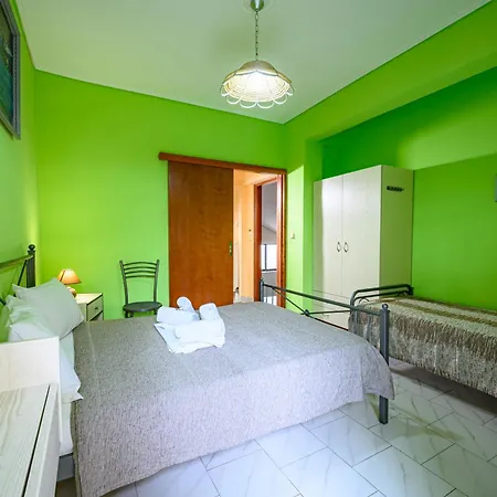 Aparthotel Iliahtida Rovies