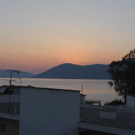 Iliahtida Aparthotel Rovies