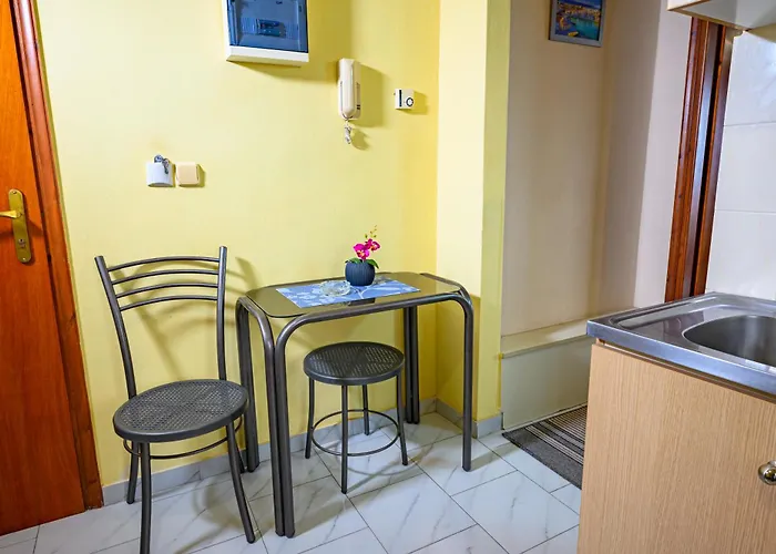 Ξενοδοχείο με διαμερίσματα Iliahtida Ροβιές