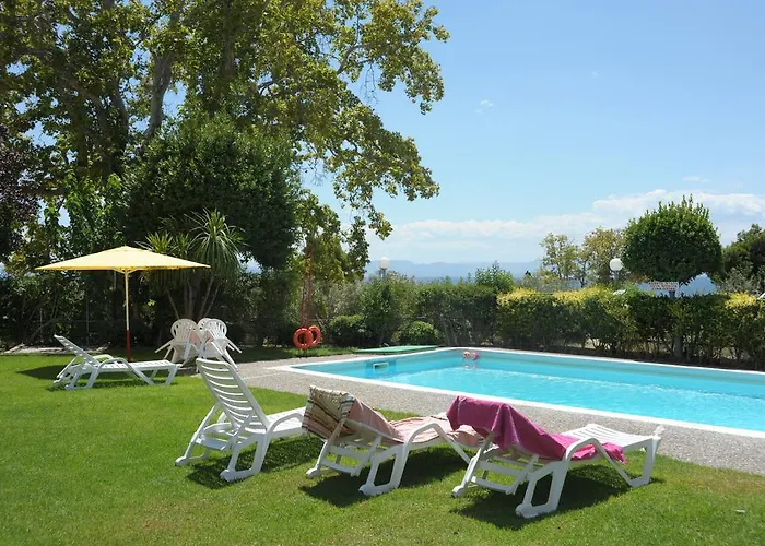 Ξενοδοχείο με διαμερίσματα Iliahtida Ροβιές